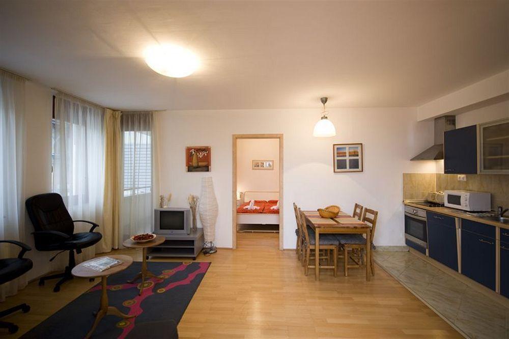 Aboriginal Budapest Apartments ภายนอก รูปภาพ